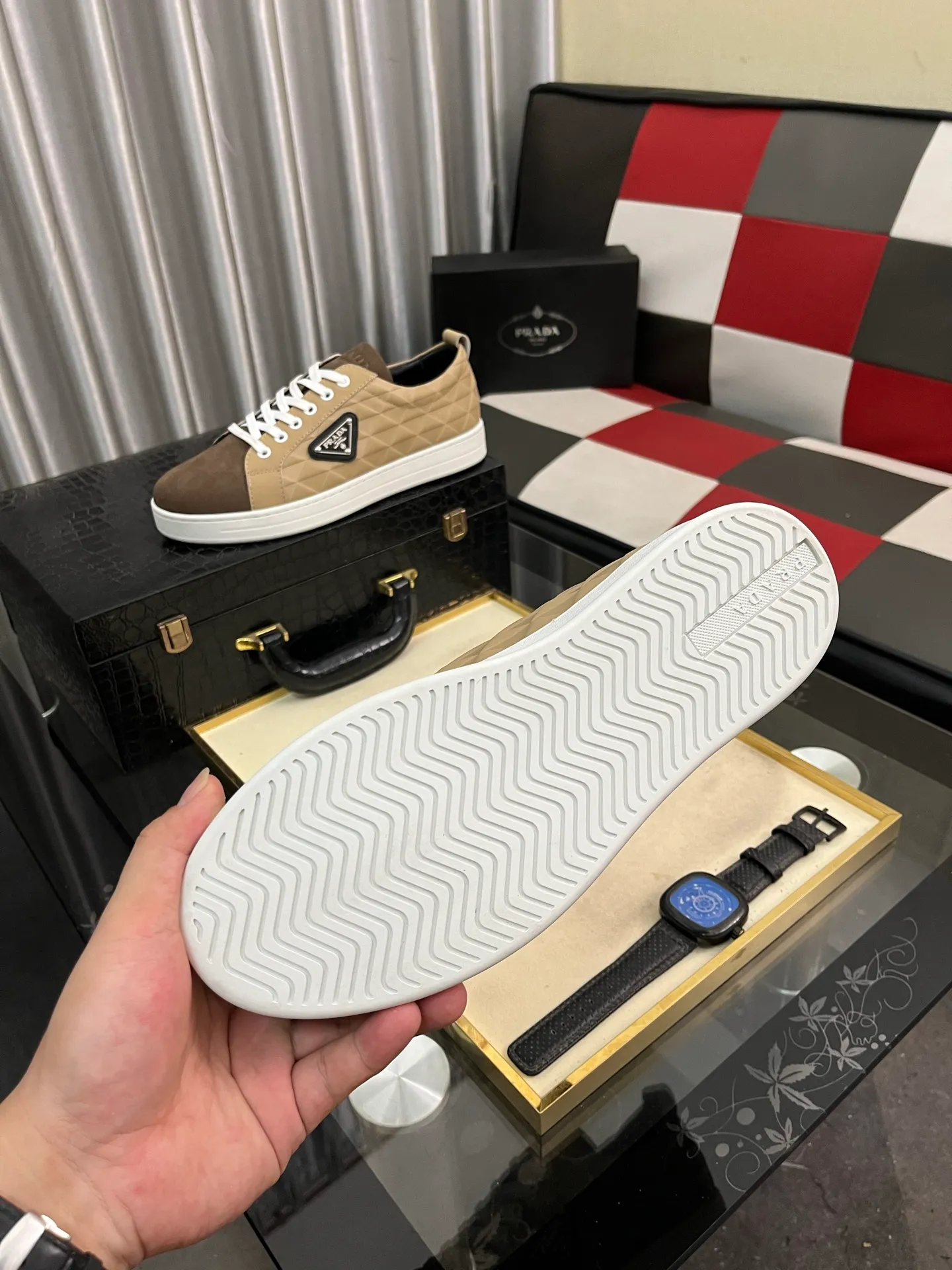 Men's shoes 💰440⌚️⌚️Prada•PRADA original quality.~ Unique modern style sneakers. 🏃A must-have casual shoe for trendy men😍😍 Original brand imported from Italy, imported original leather, sheep lining (refuses to discolor and grind feet) Sole: Original sole provided by the original factory, French lazy style design ⚠️Fit to the feet, original quality, super comfortable original sole. Code number: 38-444️⃣Colors available